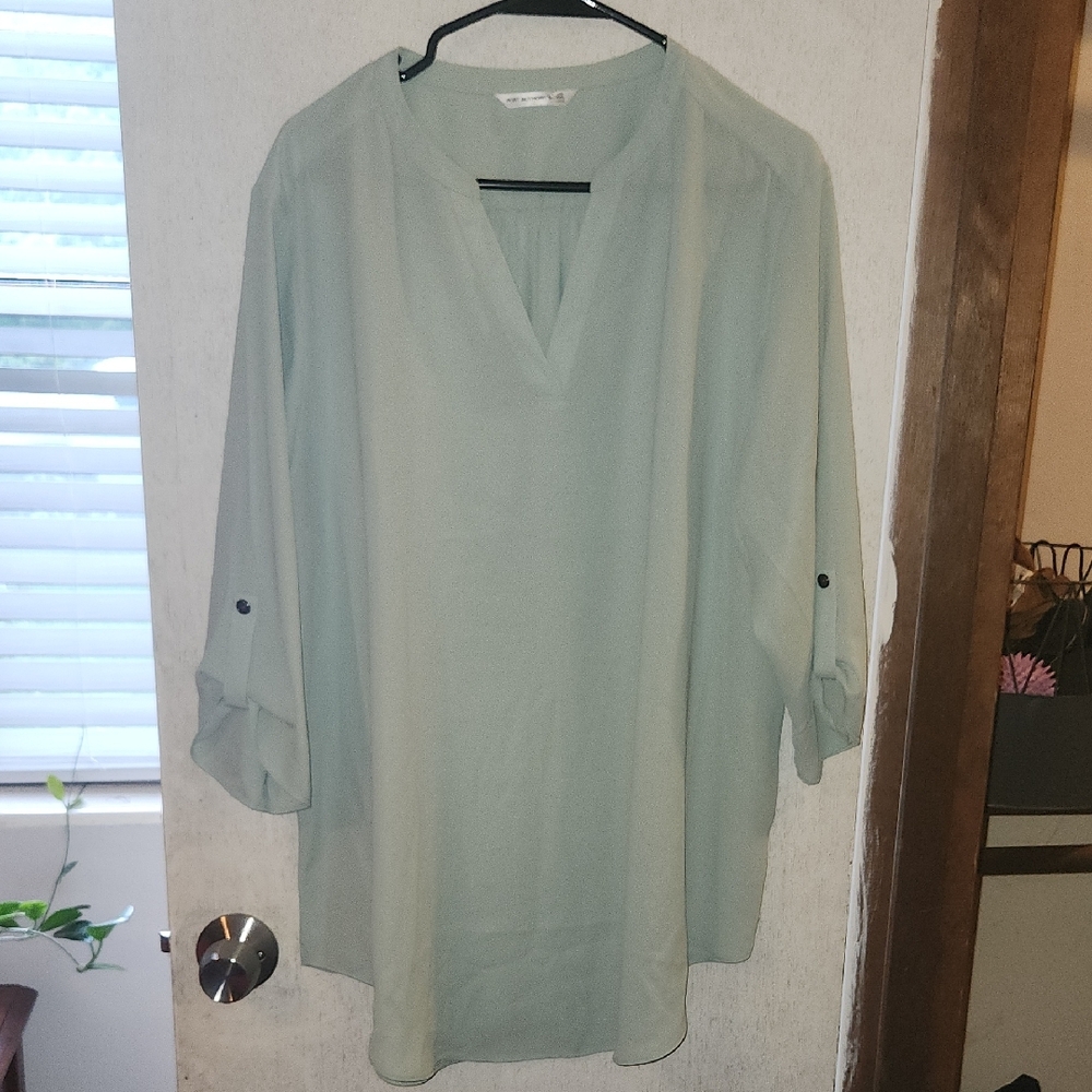 Port Authority Green Tunic Top